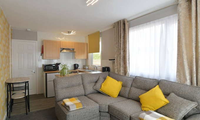 Bridlington Ski Chalet | Lovely 2 bed Chalet in Bridlington Free Electric