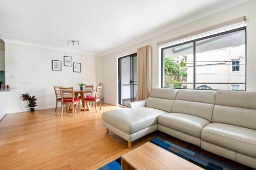 Coogee Apartment | Lovely 2-Bed with Balcony 150 m from Coogee Beach