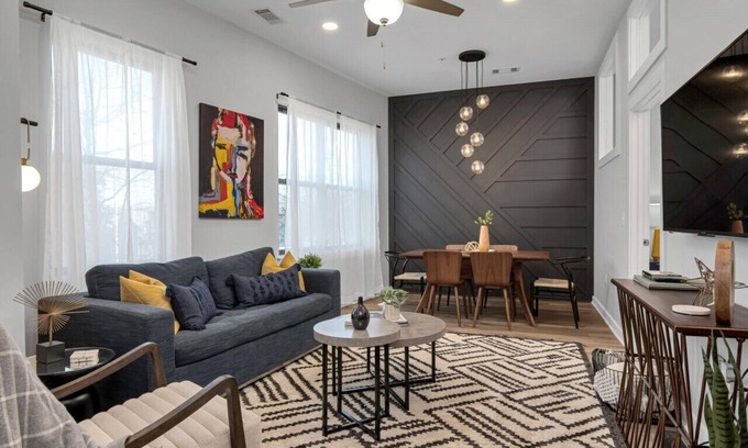 Hillsboro Village Condo | Lovely 2 Bedroom,3 Bed - Near Restaurants, Bars, Shopping + Vanderbilt & Belmont