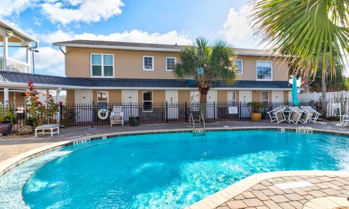 Flagler Beach House | Lovely 2 bedroom condo in the heart of Flagler