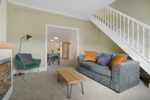 Langley Park House | Lovely 2-Bedroom Home in Langley Park, Sleeps 4