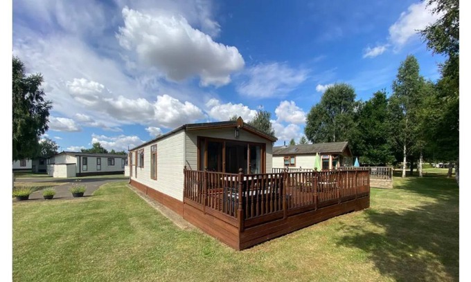 Wisbech Cabin | lovely 2 bedroom lodge on a 18 hole golf course