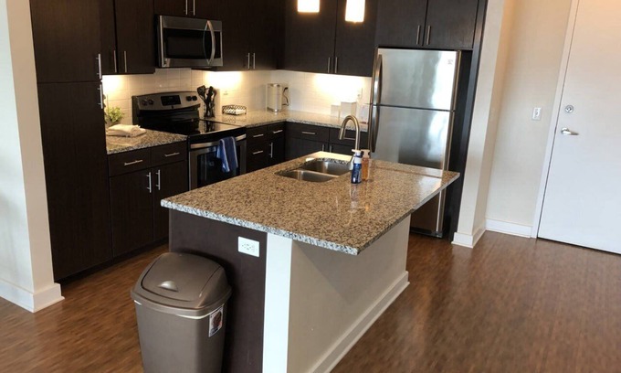 Grandview Heights Apartment | Lovely 2 bedroom unit with pool and hot tub