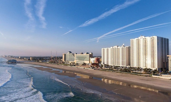 Daytona Beach Resort | Lovely 2-Bedroom Deluxe Suite in Beautiful Daytona Beach!