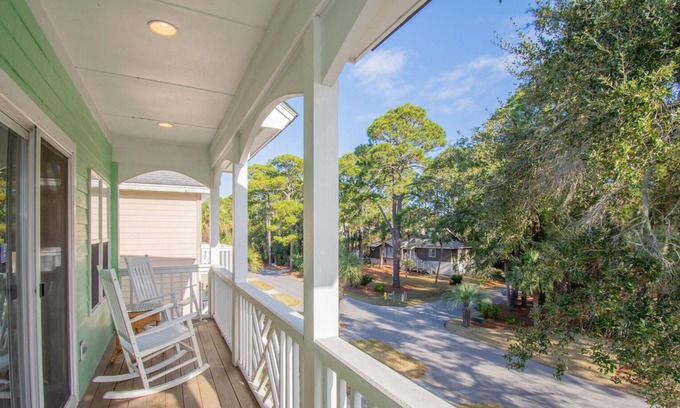 Bonito Boathouses House | Lovely 2-story, 3-Bd Home, Steps to Marina store and Bonito Boathouse