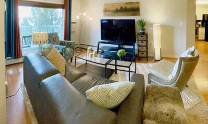 Northwest Edmonton Condo | Lovely 2Bdr 2Bath Condo Apt with Free Parking