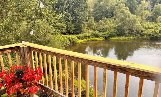 Shinglehouse Apartment | Lovely 2BDRM with Water and Mountain Views