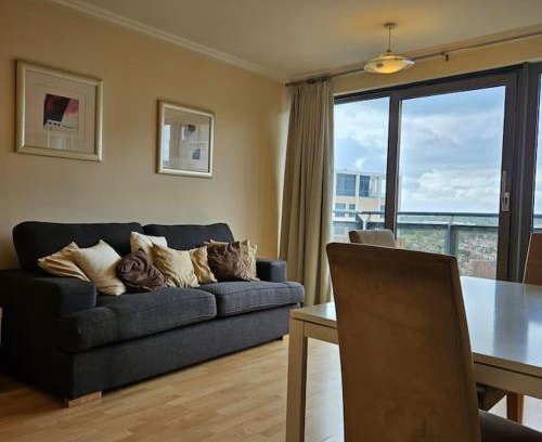 East Acton Apartment | Lovely 2bed 2bath flat in North Acton