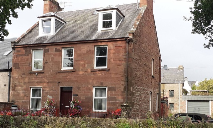 Alyth Apartment | Lovely 3-Bed Apartment in Alyth