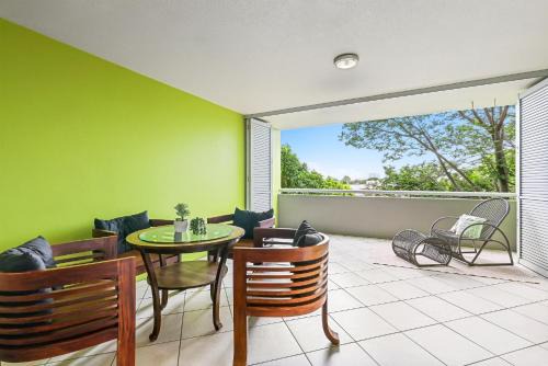 Greenslopes Apartment | Lovely 3-Bed with Alfresco Dining by Amenities