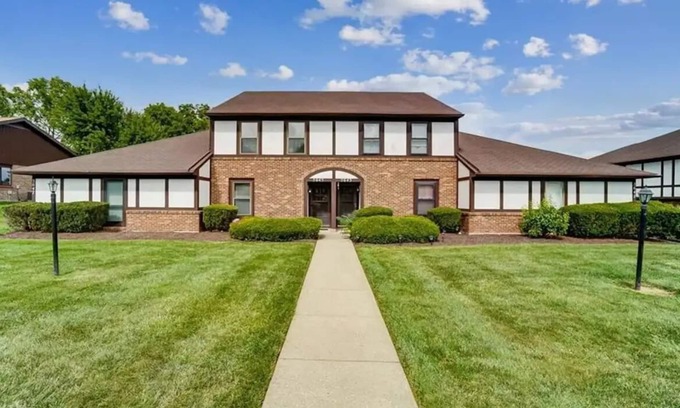 Moraine House | Lovely 3 Bedroom Condo in Centerville!
