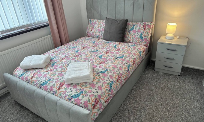 Peterlee House | Lovely 3 bedroom house close to city centre, 34, Gloucester place , Durham