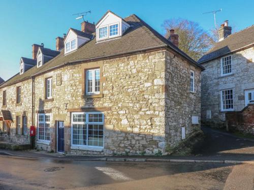 Newton Grange House | Lovely 4 bed house sleeping 8 near Ashbourne