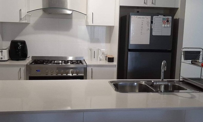 Wollongong House | Lovely 4 bedroom house