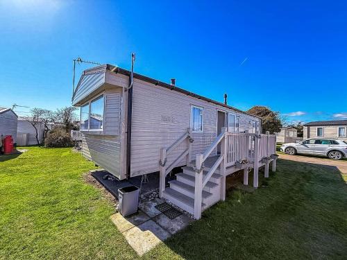 Pakefield Other | Lovely 6 Berth Caravan With Side Decking On Pakefield Holiday Park Ref 68032B