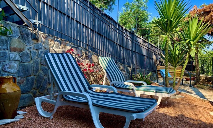 Santo Stefano al Mare Apartment | Lovely apartment for 6 people with WIFI, private pool, hot tub, A/C, TV, patio and parking