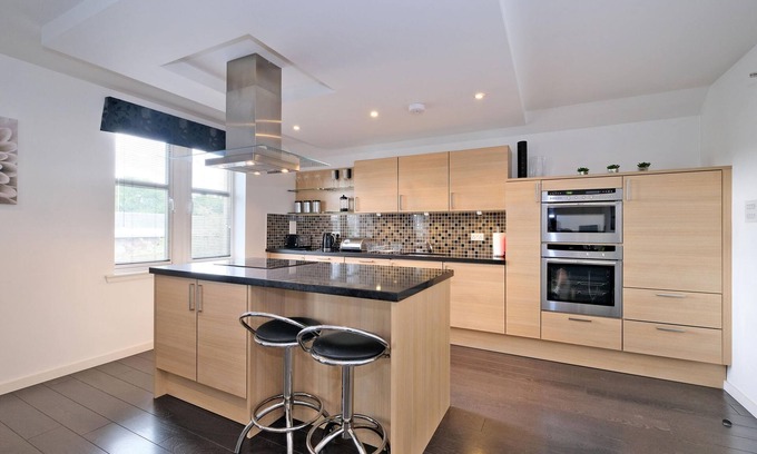 Central Aberdeen Apartment | Lovely Aberdeen Home Close to the Scottish Coast