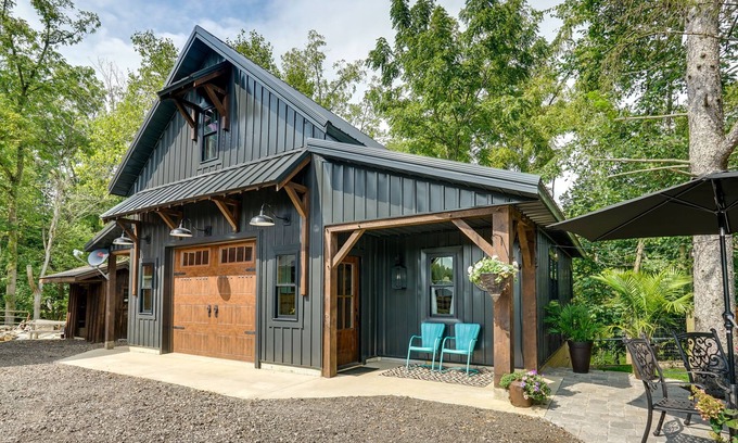 Brimfield Cabin | Lovely Albion Cabin w/ Yard & Fire Pit!