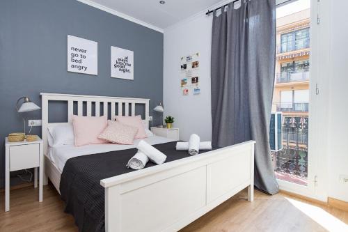 El Camp de l'Arpa del Clot Apartment | Lovely and Convenient Sagrada Familia Apartment