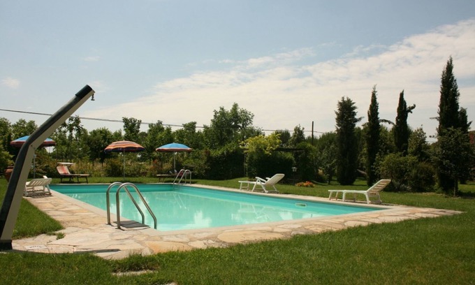 Castiglion Fiorentino Apartment | Lovely apartment for 2 people with pool, WIFI, TV, pets allowed and parking, close to Cortona