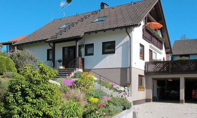 Uehlingen-Birkendorf Apartment | Lovely apartment for 4 people with WIFI, TV, balcony and parking