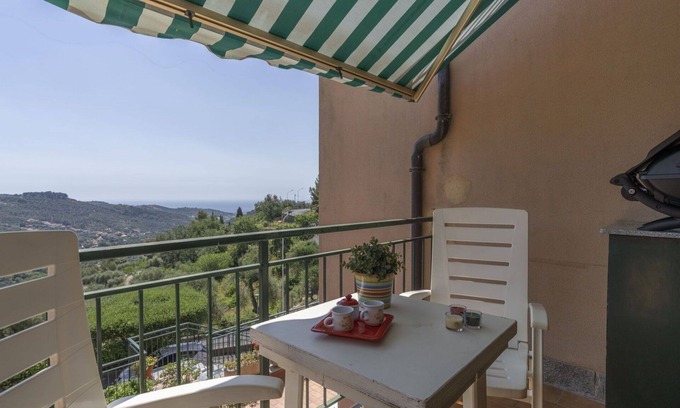 Diano Borello Apartment | Lovely apartment for 3 guests with pool, WIFI, TV, patio and pets allowed