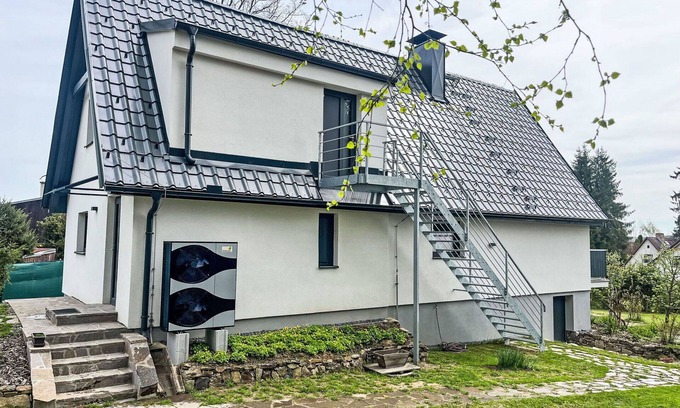 Karlovy Dvory Apartment | Lovely apartment for 5 guests with WIFI, TV and terrace