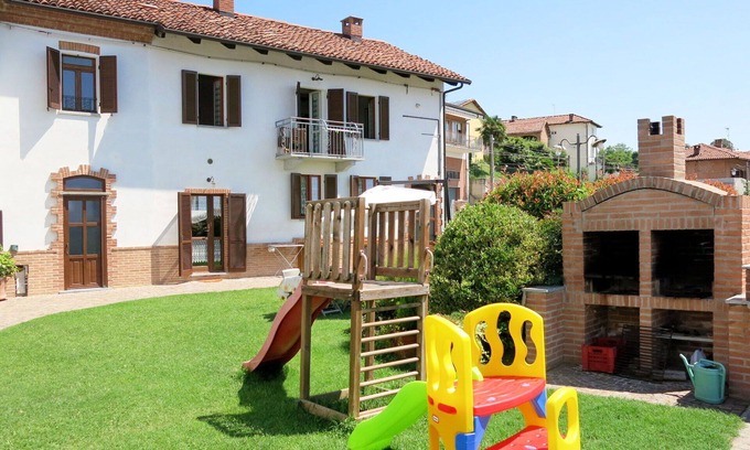 Cossombrato Apartment | Lovely apartment for 7 people with pool, WIFI, A/C, TV, patio and pets allowed