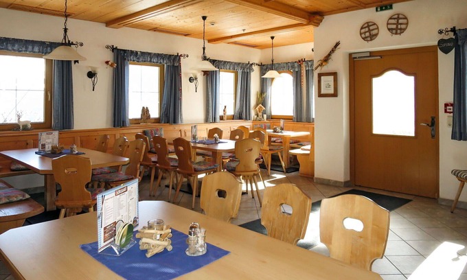 Emberg Apartment | Lovely apartment for 9 people with WIFI, TV, balcony and parking