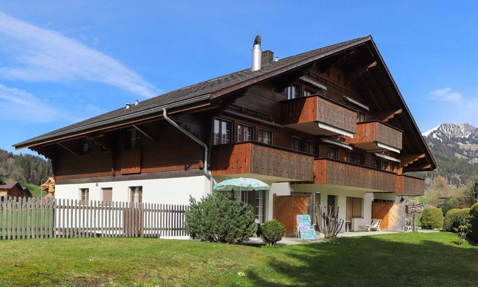 Zweisimmen Apartment | Lovely apartment for 4 guests with WIFI, TV and terrace