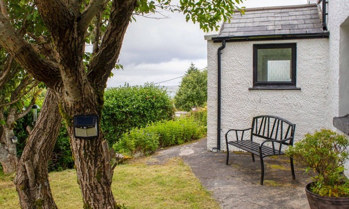 Waternish Apartment | Lovely apartment for 2 people with WIFI, TV, pets allowed and parking