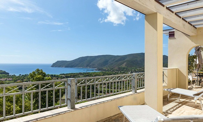 Lacona Apartment | Lovely apartment for 4 guests with A/C, pool, WIFI, TV, terrace and parking