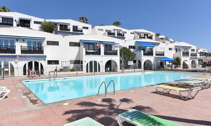 Patalavaca Apartment | Lovely apartment for 2 guests with A/C, WIFI, pool, TV, balcony, pets allowed and parking