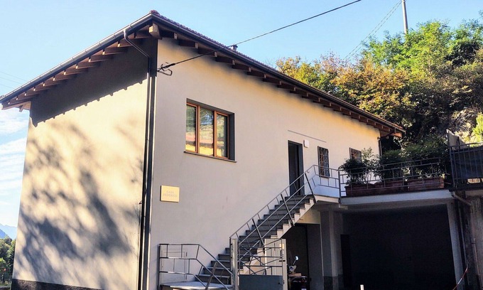 Olgiasca Apartment | Lovely apartment for 2 people with WIFI, TV, terrace, pets allowed and parking