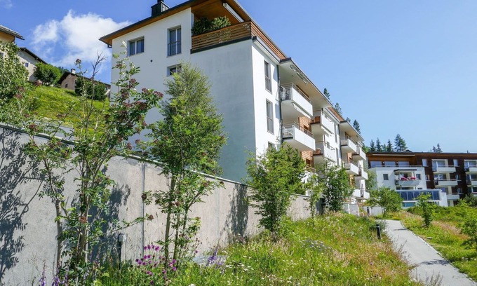 Samedan Apartment | Lovely apartment for 4 people with WIFI, TV, balcony and pets allowed