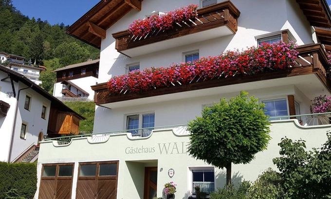 Fendels Apartment | Lovely apartment for 6 guests with WIFI, TV, terrace, pets allowed and parking