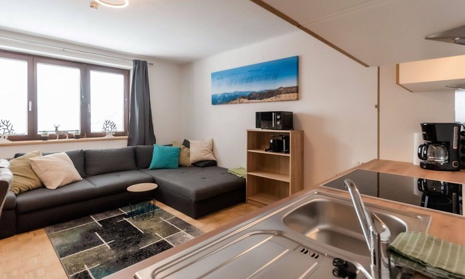 Taxenbach Apartment | Lovely apartment for 4 guests with WIFI, TV, balcony, panoramic view and parking