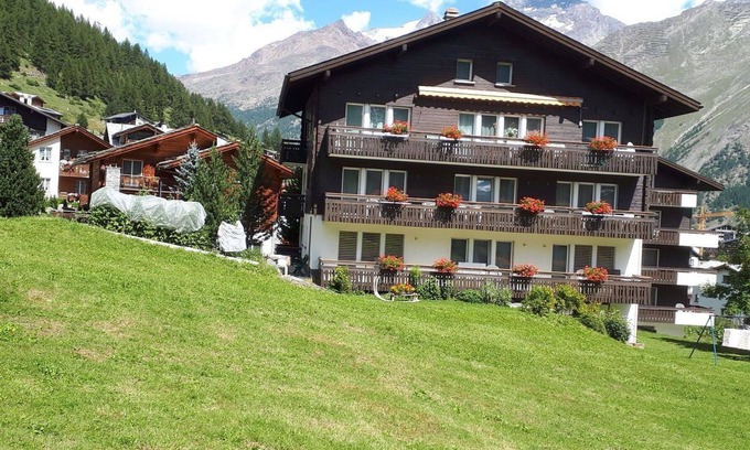 Saas-Fee Apartment | Lovely apartment for 2 people with WIFI, TV and balcony