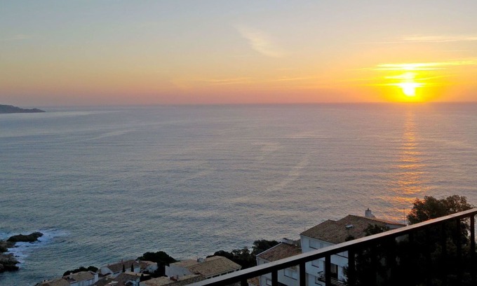 Tossa de Mar Apartment | Lovely apartment for 4 people with WIFI, TV, terrace and parking