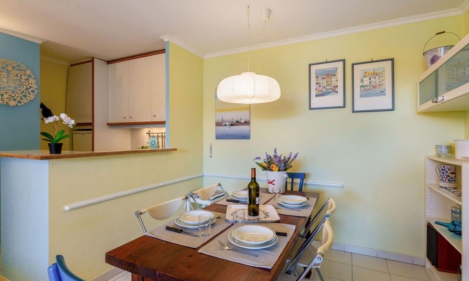 Cap Esterel Apartment | Lovely apartment for 5 guests with WIFI, A/C, pool, TV, patio, pets allowed and parking