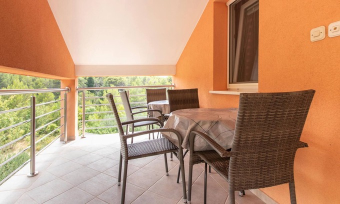 Gornji Karin Apartment | Lovely apartment in Gornji Karin