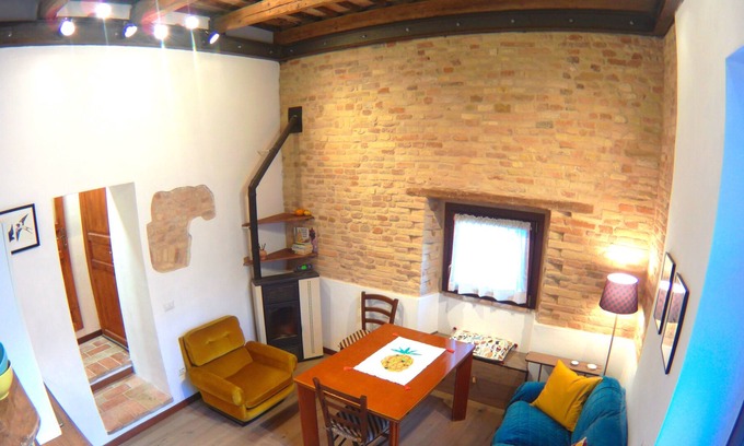 Recanati Old Town Apartment | Lovely apartment "Il pettirosso"