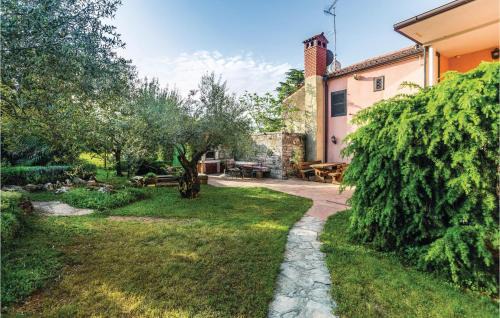 Kastel Apartment | Lovely Apartment In Buje With Wifi