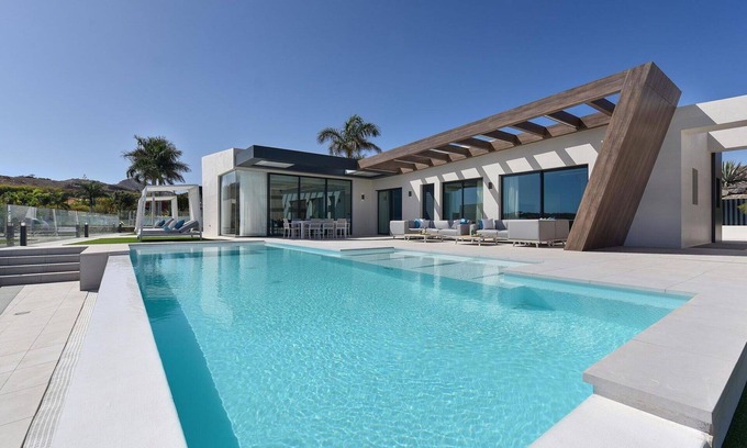 Salobre Villa | Lovely apartment in villa with WIFI, A/C, private pool, TV, terrace, pets allowed and parking