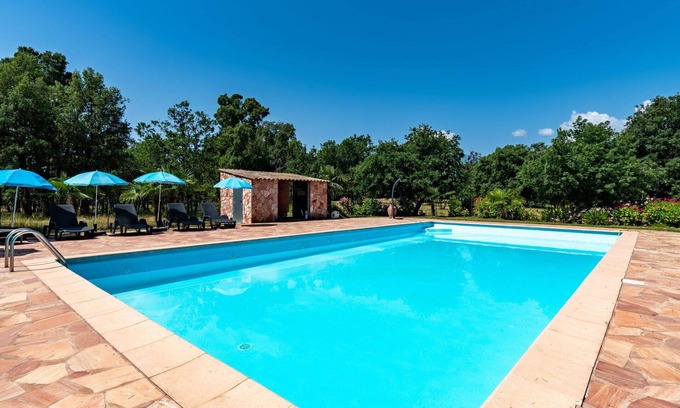 Prunelli-di-Fiumorbo Villa | Lovely apartment in villa for 7 people with WIFI, pool, A/C, TV, terrace and parking