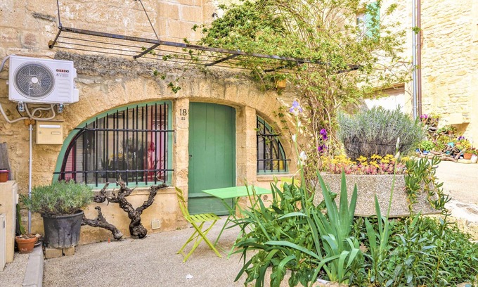 Remoulins Apartment | Lovely apartment in Remoulins with WiFi