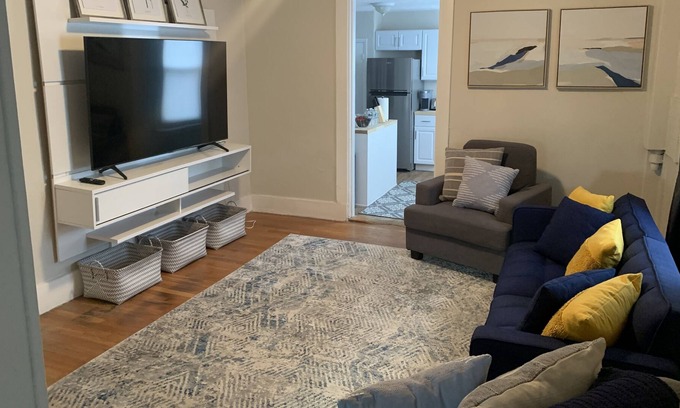 Inman Square Apartment | Lovely apartment in the heart of Inman sq Cambridge Ma