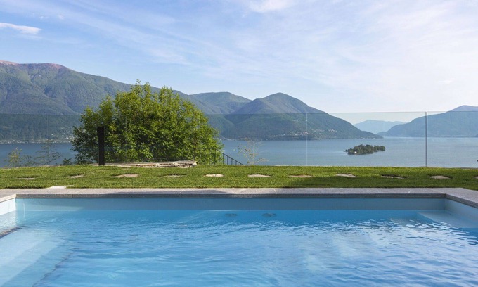 Ascona Villa | Lovely apartment in villa for 2 people with A/C, internet, pool, TV, patio and panoramic view