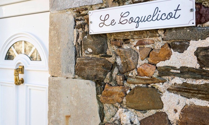 Pirou House | Lovely apartment in villa for 6 guests with WIFI, TV and pets allowed