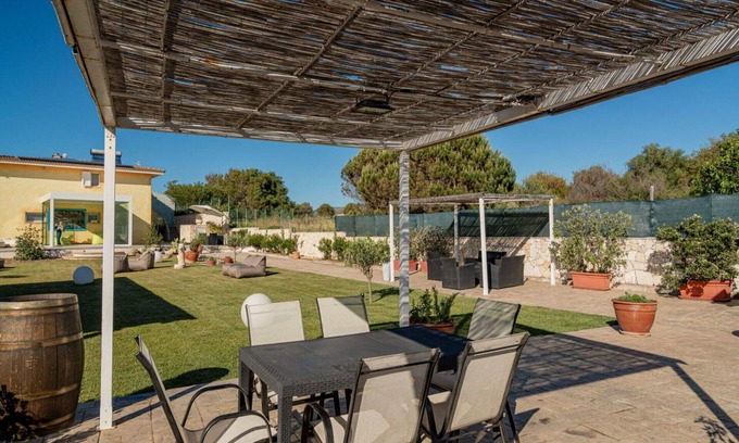 Eden Beach Villa | Lovely apartment in villa for 11 people with pool, WIFI, A/C, TV, patio, pets allowed and parking